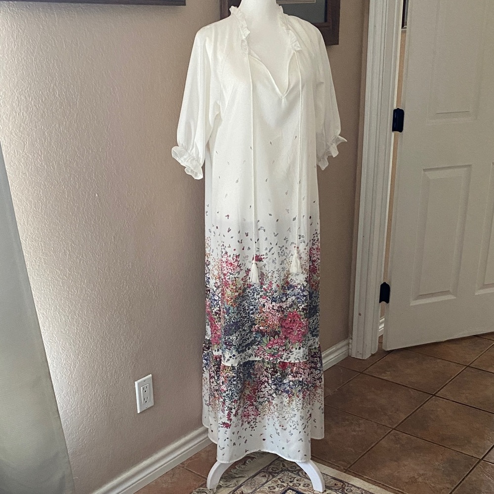 Chic White Ruffled Blouse